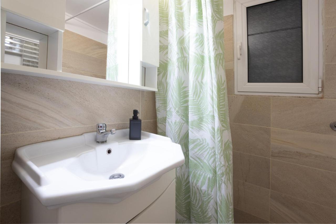Spacious High-Ceiling 2-Bedroom By Acropolis Museum Atene Esterno foto