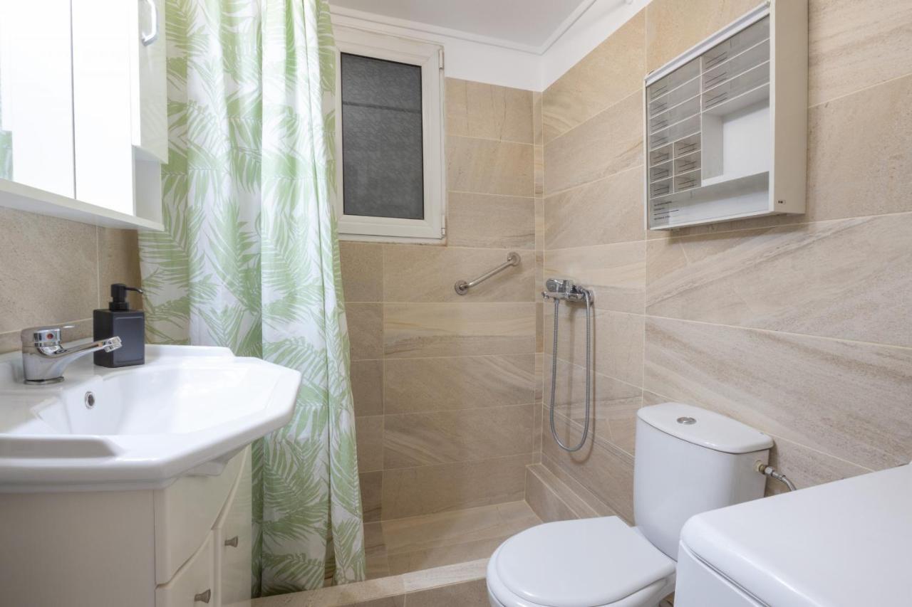 Spacious High-Ceiling 2-Bedroom By Acropolis Museum Atene Esterno foto